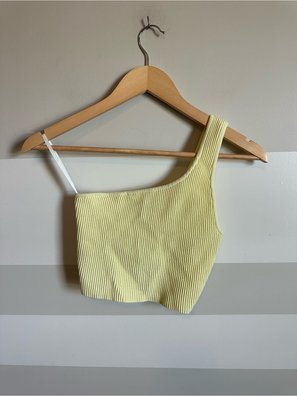Aritzia Babaton Sculpt Knit One-Shoulder Cropped Tank
